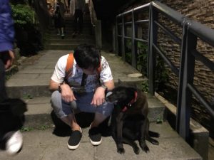 台湾の九份にて犬と記念撮影